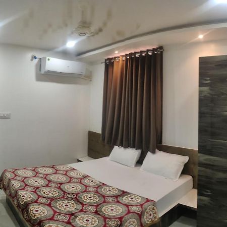 Hotel Rb Palace Indore Luaran gambar