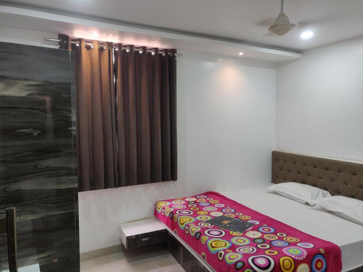 Hotel Rb Palace Indore Luaran gambar